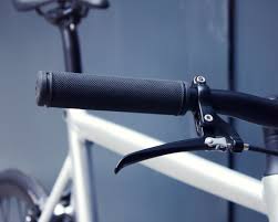 Choosing the right comfortable e-bike grips is one of the simplest and most effective ways to improve your riding experience, especially for long rides